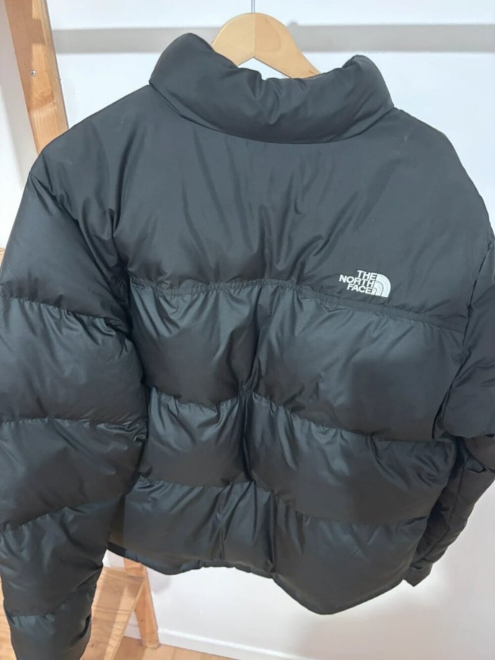 The North Face Women's Nuptse Cropped Puffer Jacket Black Size L - Picture 2 of 5